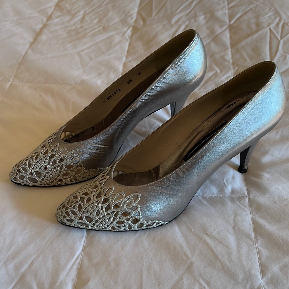 Vintage Stuart Weitzman heels, size 8.5B, pewter/lace